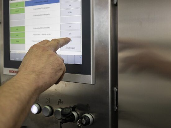 Lösungen - Web-HMI - autecc A&C Lösungen - Web-HMI - autecc A&C